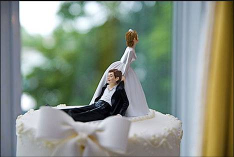 mariée-gateau-homme-tire